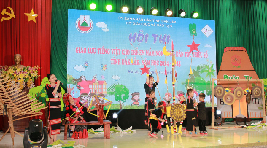 Phần thi đến từ trẻ mầm non huyện Krông Năng. (Ảnh: TT)