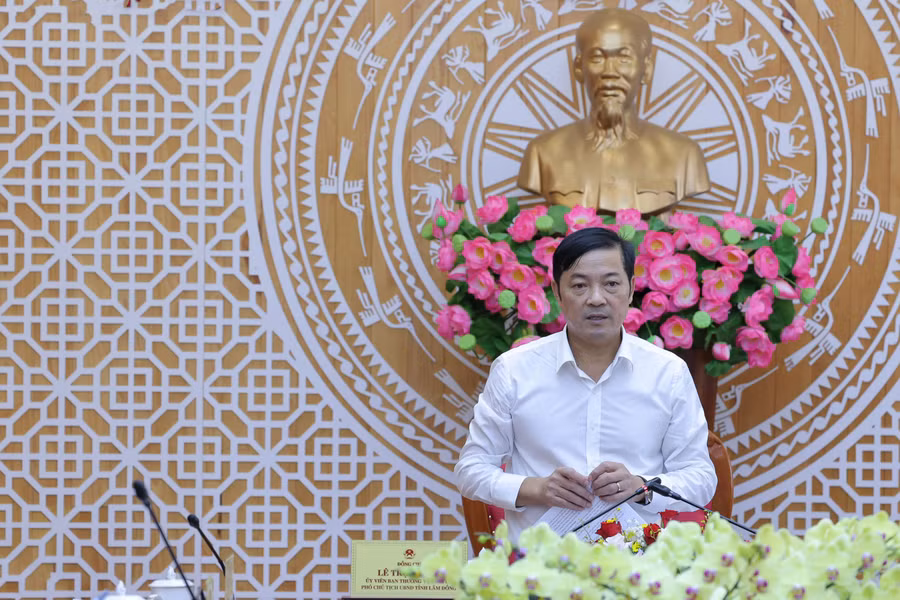 Phó Chủ tịch UBND tỉnh Lâm Đồng Lê Trọng Yên chủ trì buổi họp. (Ảnh: N.N)
