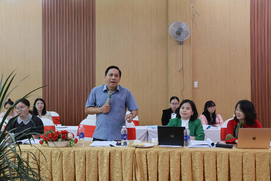 نمایندگان در بحثهای سمینار شرکت میکنند. (عکس: DT) db1.jpg