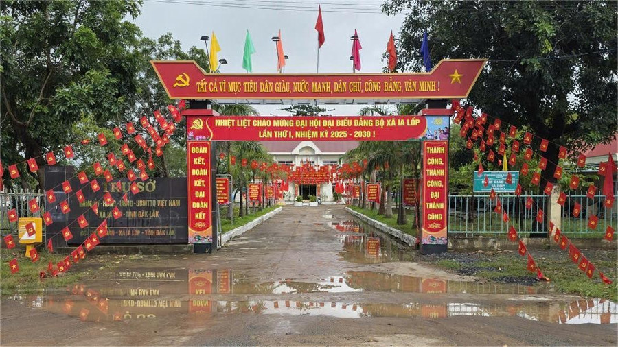 Xã Ia Lốp chuẩn bị cho Đại hội Đảng bộ xã. (Ảnh: CTV) dh-dang.jpg