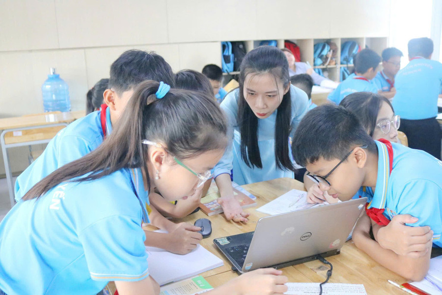 Mỗi tiết học là hoạt động khám phá tri thức, phát triển năng lực cho từng học sinh. 1000034202.jpg
