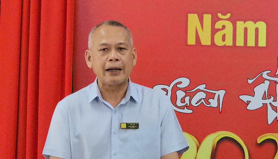 Ông Nay Phi La, Giám đốc Sở Y tế Đắk Lắk cung cấp thông tin báo chí. a-la.jpg