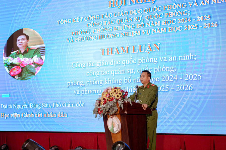 Đại diện Học viện Cảnh sát nhân dân tham luận. (Ảnh: KP) 2-db-2.jpg