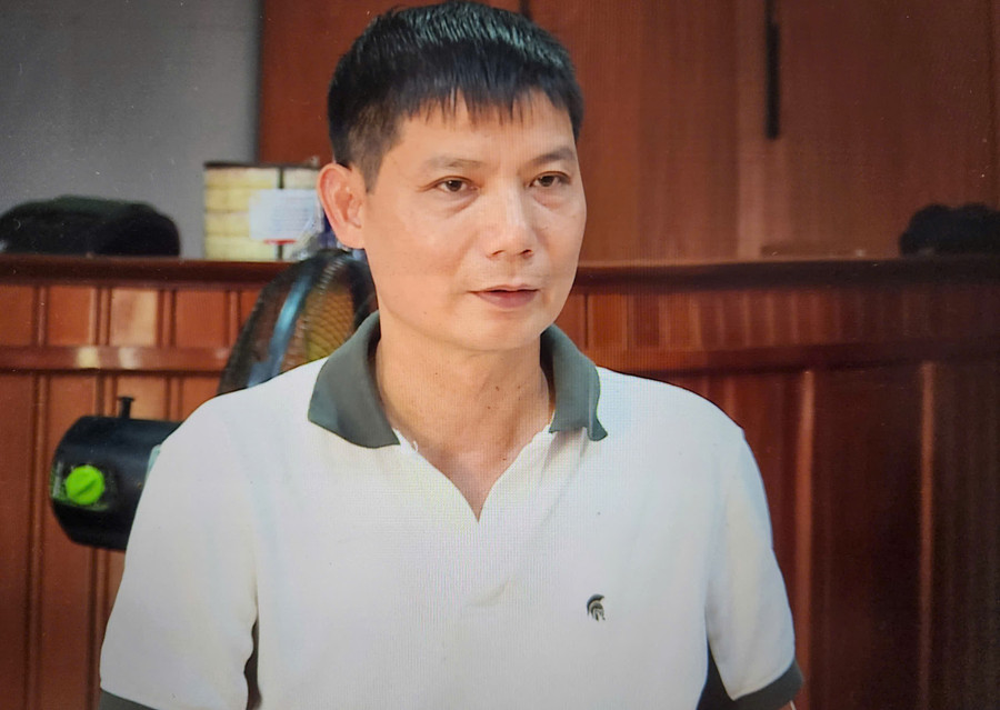 Ông Nguyễn Đăng Toản, chủ quán Cơm Quê tại thị trấn Kiến Đức kêu cứu vì số nợ quá lớn. (Ảnh: TT) a-toan.jpg