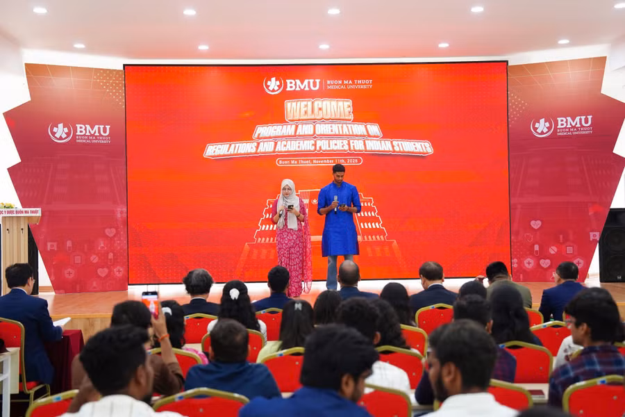Akshay và Aleena - đại diện sinh viên Ấn Độ tại BMU chia sẻ kinh nghiệm học tập và sinh hoạt tại Việt Nam.