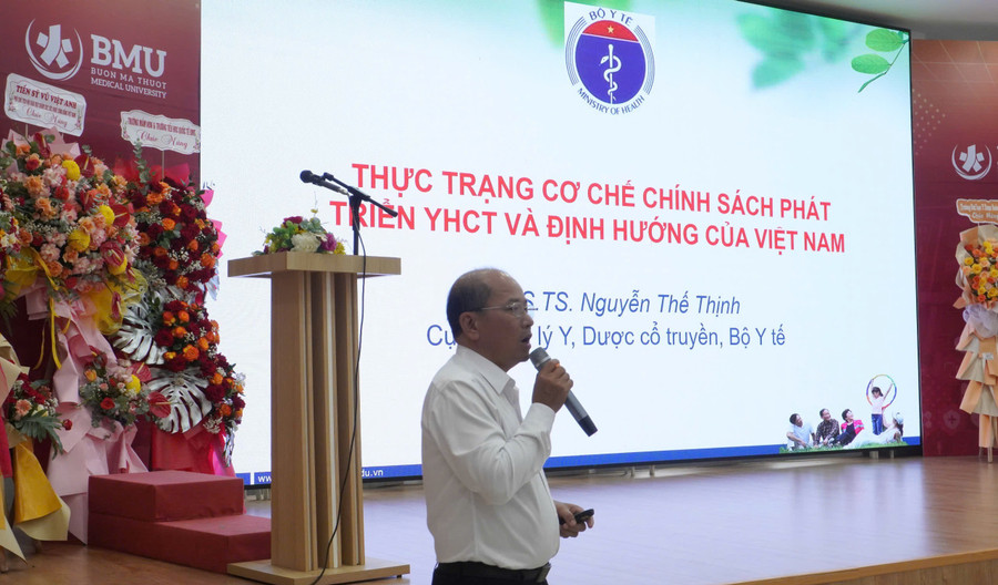 Đại diện Bộ Y tế báo cáo tham luận tại Hội thảo. (Ảnh: TT)