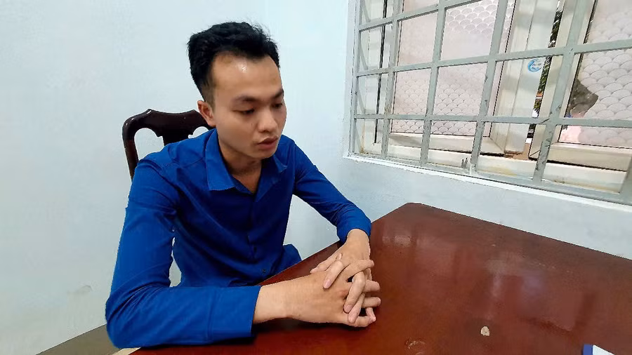 "Thầy bùa" Chảo Láo Tả tại cơ quan Công an. (Ảnh: SĐ)