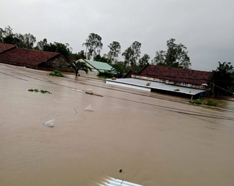 Nước lũ ngập sâu tại xã Đông Hòa, Đắk Lắk.
