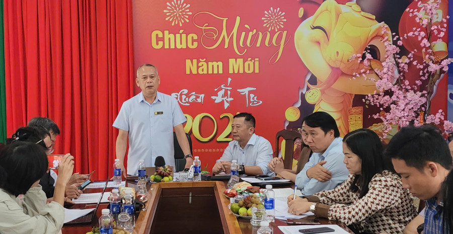 Giám đốc Sở Y tế Đắk Lắk chủ trì họp báo cung cấp thông tin vụ việc tại Bệnh viện đa khoa vùng Tây Nguyên. (Ảnh: Thành Tâm)
