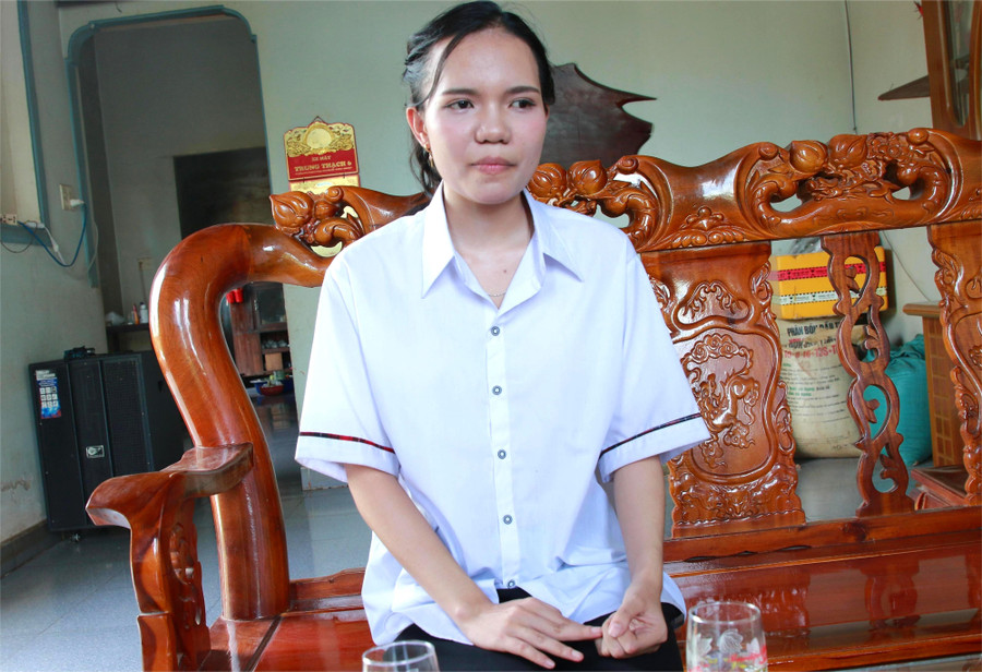 Nguyễn Thị Thanh Huyền – Trường THPT Lê Hữu Trác (Đắk Lắk) xuất sắc đạt 2 điểm 10 và 1 điểm 8. (Ảnh: TT)