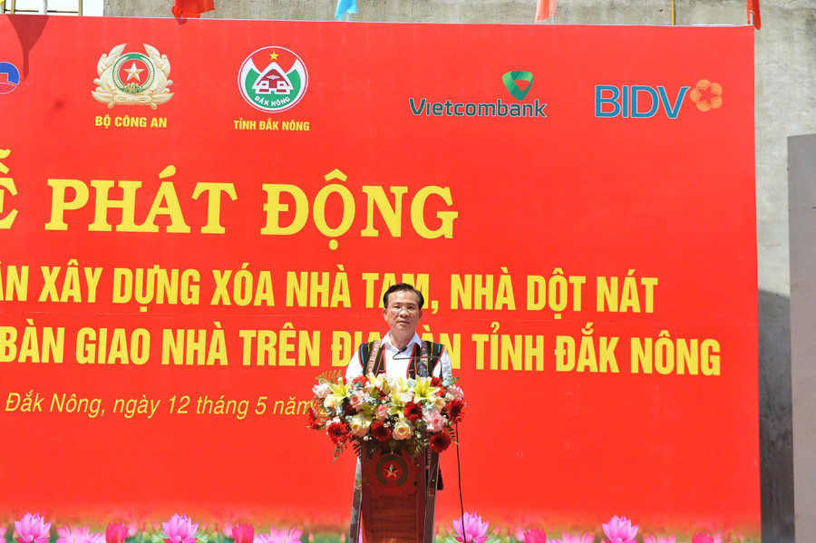 Chủ tịch UBND tỉnh Hồ Văn Mười phát biểu. (Ảnh: TT) a-muoi.jpg