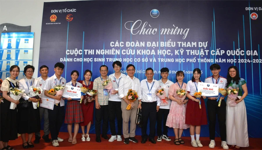 Đoàn học sinh Đắk Lắk tham dự Cuộc thi. (Ảnh: GD)