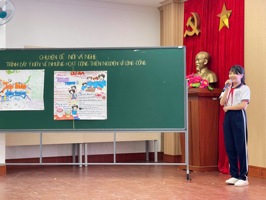 Học sinh lớp 7, Trường Tiểu học và THCS Nguyễn Khuyến Đắk Lắk tự tin thể hiện chủ đề bài học.