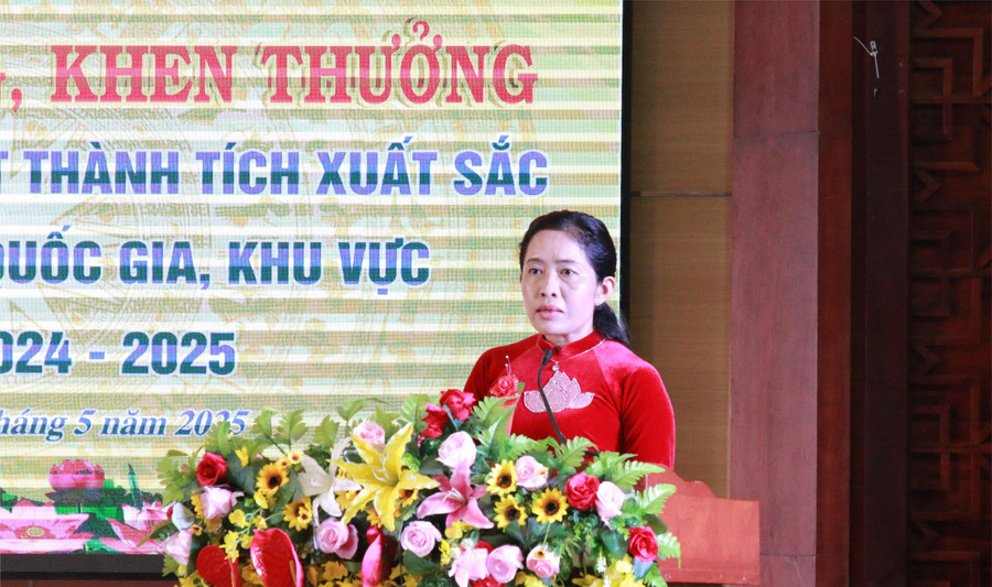 Bà Lê Thị Thanh Xuân – Giám đốc Sở GD&ĐT phát biểu khai mạc. (Ảnh: Thành Tâm) 1-gd.jpg