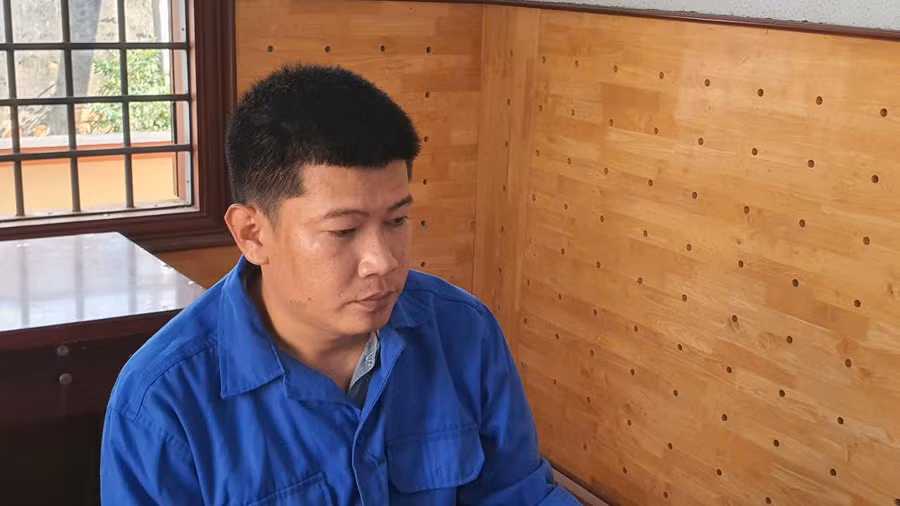 Ông Bạch Biên Hòa, nguyên Phó Chủ tịch UBND xã Hòa Xuân, TP Buôn Ma Thuột tại cơ quan điều tra. (Ảnh: SD)