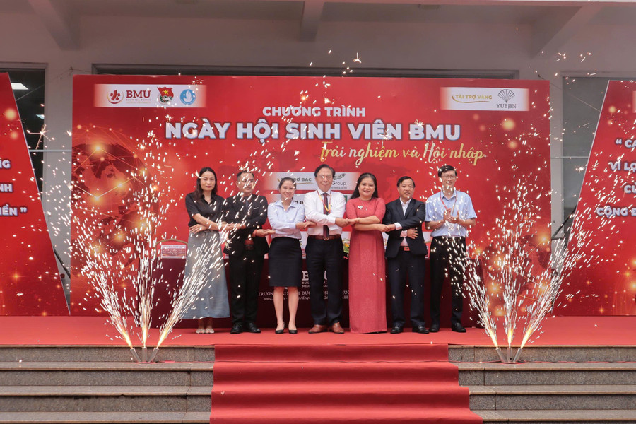 Việc cam kết giữa nhà trường, doanh nghiệp giúp sinh viên có nhiều cơ hội trải nghiệm thực tế, nâng cao kỹ năng chinh phục nhà tuyển dụng trong tương lai (Ảnh: TT) cam-ket.jpg