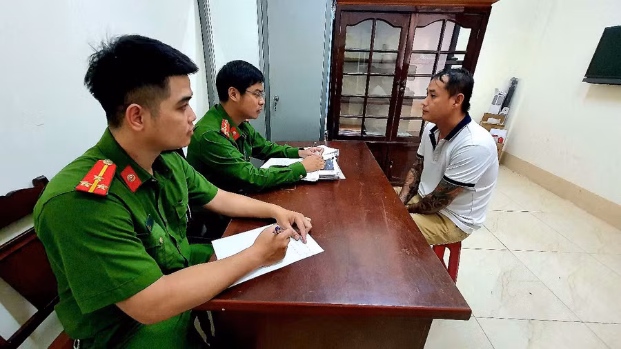 Đỗ Văn Thành tại cơ quan Công an. (Ảnh: SĐ)