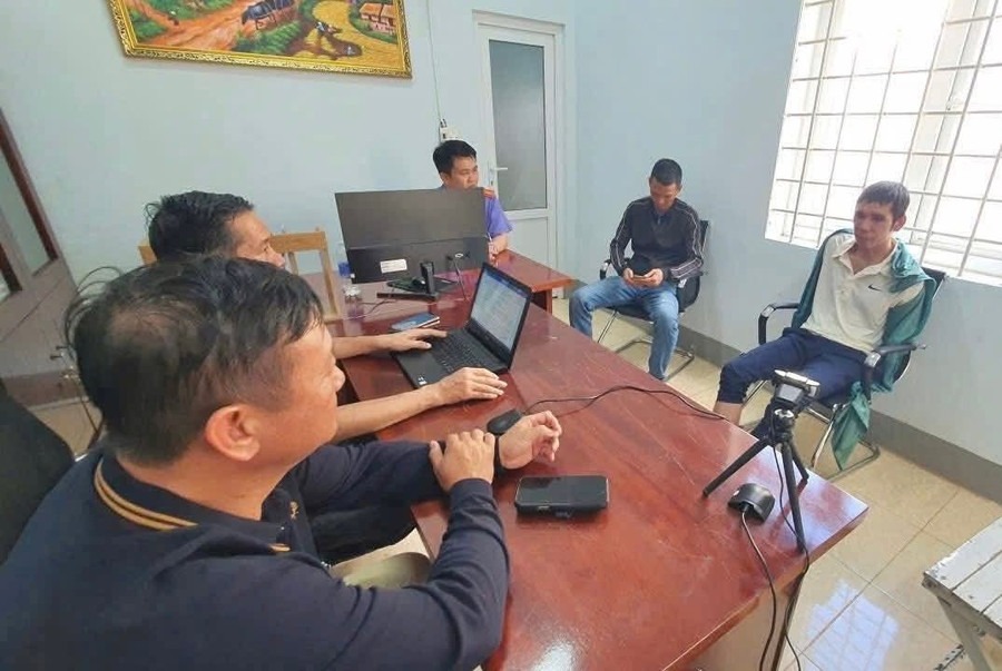 Nguyễn Đại Nam Thuận tại cơ quan Công an.