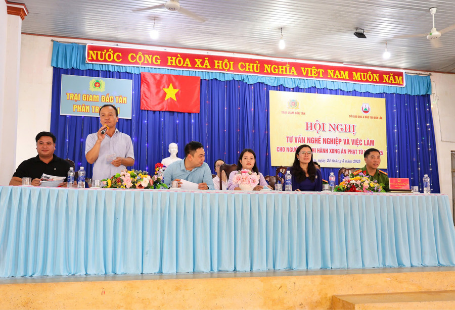 Tổ tư vấn nghề nghiệp. (Ảnh: TT) to-tu-van.jpg