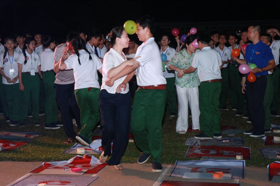 Học kỳ quân đội không chỉ là một chương trình rèn luyện thể chất mà còn là một hành trình để học sinh phát triển toàn diện. 5.jpg