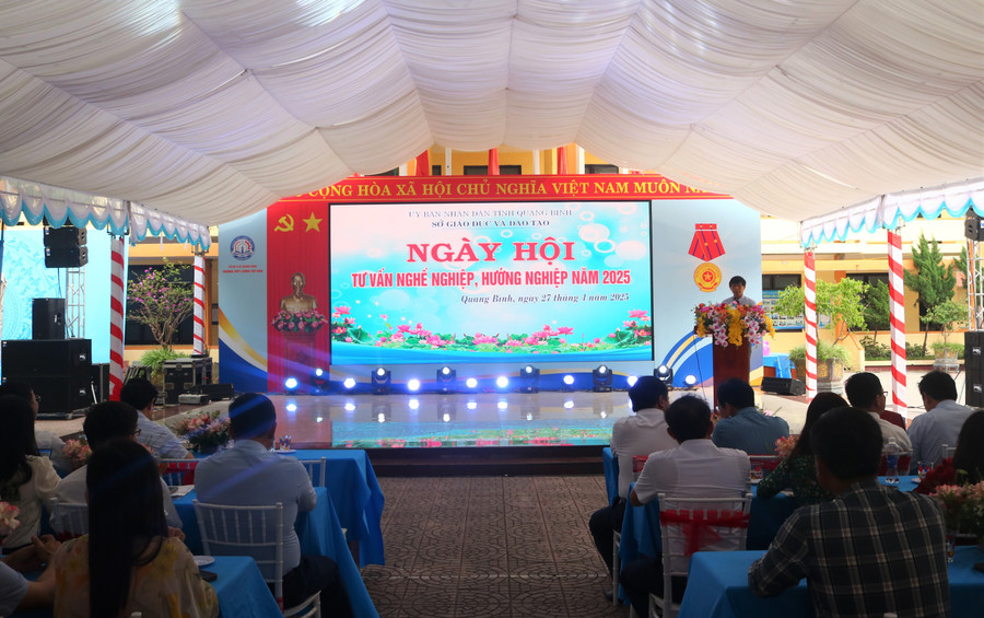 Ngày hội thu hút sự tham gia của 1.200 học sinh bậc THCS, THPT tại TX Ba Đồn, Quảng Bình.