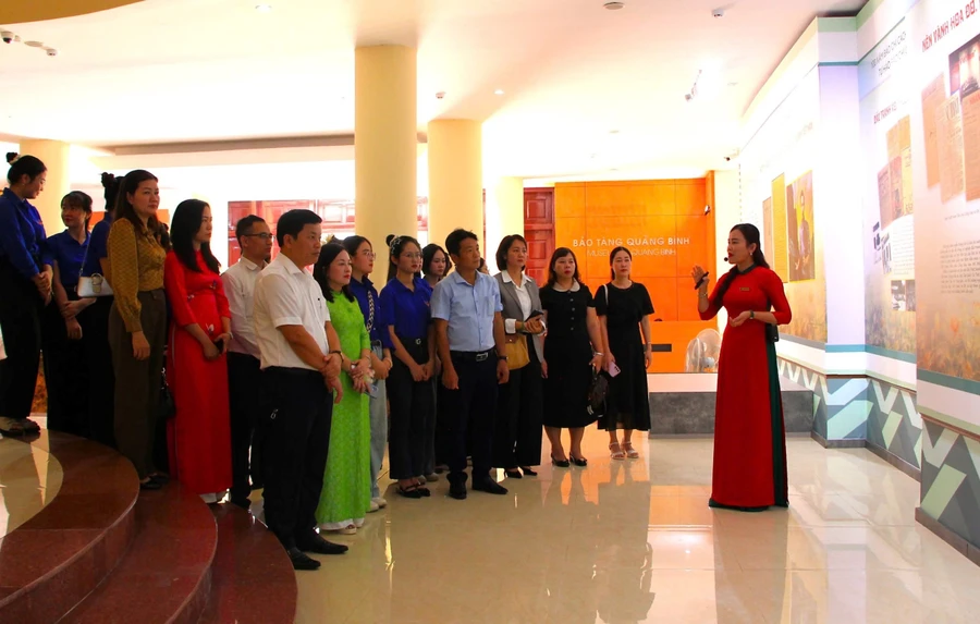 Quảng Bình khai mạc chuyên đề trưng bày tái hiện hành trình Báo chí Cách mạng Việt Nam và vinh danh báo chí địa phương.