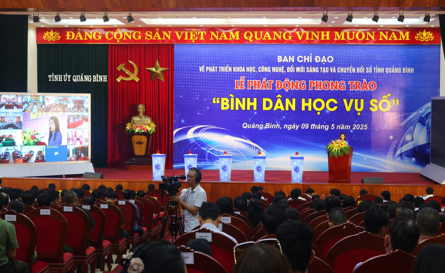 Bí thư Thành Đoàn Đồng Hới Nguyễn Thị Kiều Trang phát biểu hưởng ứng phát động. 3.jpg