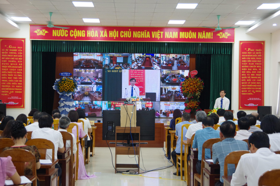 Hội nghị là dịp để toàn Ngành Giáo dục Quảng Trị nhìn lại những kết quả trong năm học qua. imgp3116-min.jpg