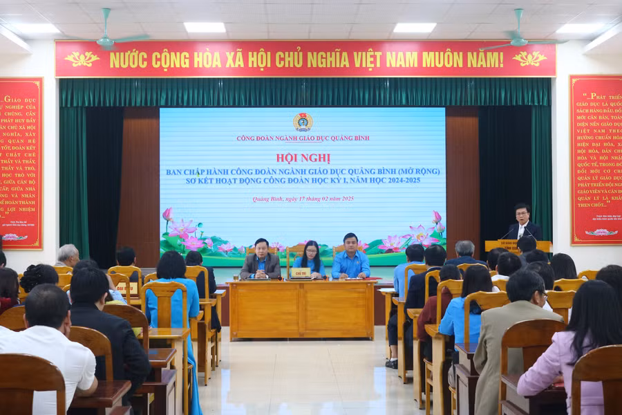 Hội nghị Ban chấp hành Công đoàn ngành mở rộng nhằm sơ kết hoạt động công tác công đoàn học kỳ I, năm học 2024-2025.