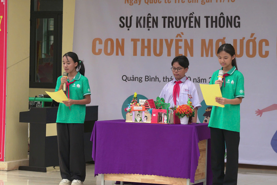 Trong sự kiện, các chủ đề về bình đẳng giới, kỹ năng sống, quyền trẻ em được truyền tải bằng nhiều hình thức thú vị. z5919706047401-633e22b1c2ba01850881b2b707caac3e-291.jpg