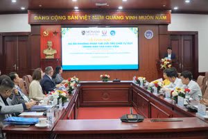 Toàn cảnh chương trình khai mạc dự án phương pháp thế giới trò chơi tư duy trong đào tạo giáo viên. Ảnh: Hồ Lài