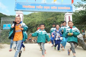 Học sinh Trường Phổ thông DTBT Tiểu học Hữu Khuông, Nghệ An. Ảnh: Hồ Lài