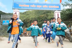 Học sinh Trường Phổ thông DTBT Tiểu học Hữu Khuông, Nghệ An. Ảnh: Hồ Lài