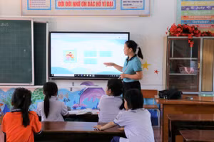 Giờ học tiếng Anh tại Trường Tiểu học Trung Phúc Cường 2 (Thiên Nhẫn, Nghệ An). Ảnh: Hồ Lài