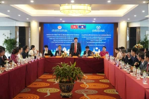 Buổi làm việc của Bộ Giáo dục và Đào tạo Việt Nam và Bộ Giáo dục và Thể thao Lào về thực hiện Chương trình SEA-PLM tại Nghệ An. Ảnh: Hồ Lài