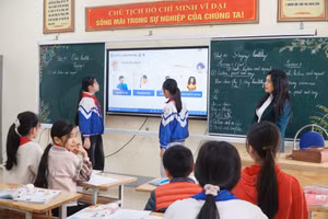 Giờ học của cô trò Trường THCS Nguyễn Thị Minh Khai (xã Hưng Nguyên, Nghệ An). Ảnh: Hồ Lài