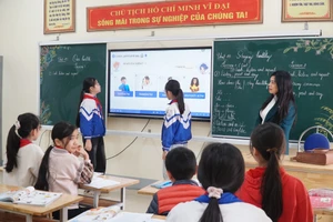 Giờ học của cô trò Trường THCS Nguyễn Thị Minh Khai (xã Hưng Nguyên, Nghệ An). Ảnh: Hồ Lài