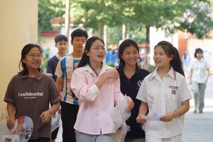 Thí sinh Nghệ An dự thi tuyển sinh vào lớp 10 năm 2025. Ảnh: Hồ Lài