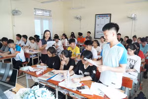 Giờ ôn thi tốt nghiệp THPT tại Trường Phổ thông Dân tộc nội trú THPT số 2 Nghệ An. Ảnh: Hồ Lài