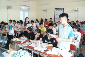 Giờ ôn thi tốt nghiệp THPT tại Trường Phổ thông Dân tộc nội trú THPT số 2 Nghệ An. Ảnh: Hồ Lài