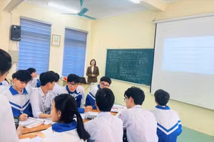 Tiết dạy học của cô trò Trường THPT Hoàng Mai (Nghệ An). Ảnh: NTCC