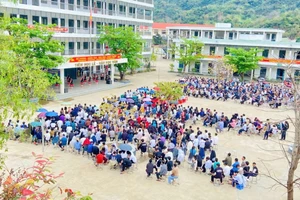 Trường THPT Kỳ Sơn (Mường Xén, Nghệ An) đã ổn định dạy học, ôn thi cuối cấp ngay sau kỳ nghỉ Tết Nguyên đán. Ảnh: Hồ Lài