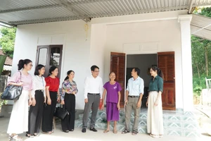 Ngôi nhà mới của bà Lê Thị San tại xóm Đức Sơn 4, xã Anh Sơn, Nghệ An. Ảnh: Hồ Lài