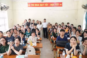 Buổi ôn thi cuối cùng tại Trường THPT Đô Lương 1 (huyện Đô Lương, Nghệ An). Ảnh: Hồ Lài