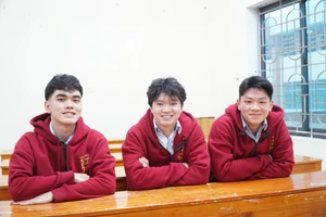 3 nam sinh Trần Nhật Nam, Nguyễn Phước Hải Khánh, Nguyễn Quang Minh. Ảnh: Hồ Lài