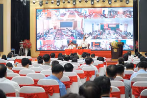 Hội nghị tổng kết năm học 2024 – 2025 và triển khai nhiệm vụ năm học 2025 – 2026 tỉnh Nghệ An được triển khai theo hình thức trực tiếp và trực tuyến. Ảnh: Hồ Lài