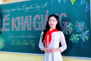 Cô Lo Thị Bảo Vy, giáo viên Trường Tiểu học Quỳnh Lập A (phường Tân Mai, Nghệ An) là người đầu tiên của dân tộc Ơ Đu ứng cử ĐBQH.