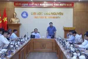 Bí thư Tỉnh uỷ Điện Biên Trần Quốc Cường làm việc với Đại học Thái Nguyên.