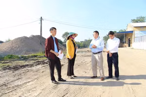 Đoàn giám sát HĐND tỉnh Thái Nguyên làm việc tại phường Linh Sơn.