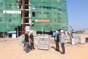 Nhờ sự chỉ đạo quyết liệt của cấp ủy, chính quyền và nỗ lực của hệ thống chính trị, cơ cấu kinh tế phường Tích Lương đã chuyển dịch rõ nét theo hướng tăng tỷ trọng thương mại, dịch vụ, công nghiệp và xây dựng.